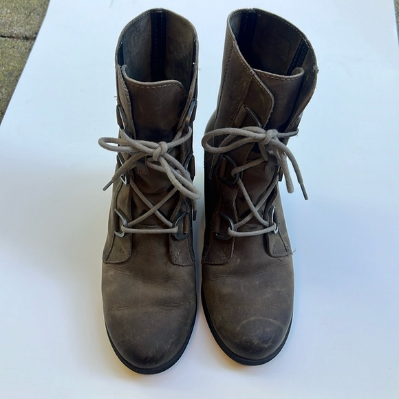 Sorel Brown Heeled Boots * - Picture 2 of 6
